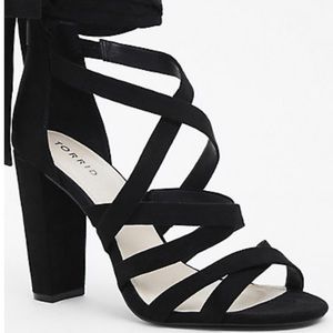 Lace up strappy Black heel 12W